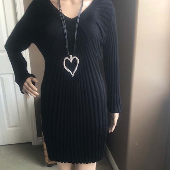 IDO La Vie Dresses & Skirts - IDO la vie Black Ribbed Sweater Dress